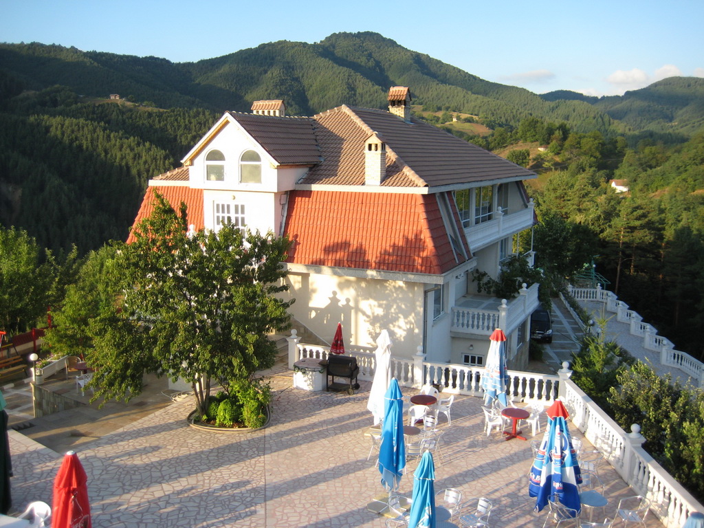 The Castel Nedelino 2011_01